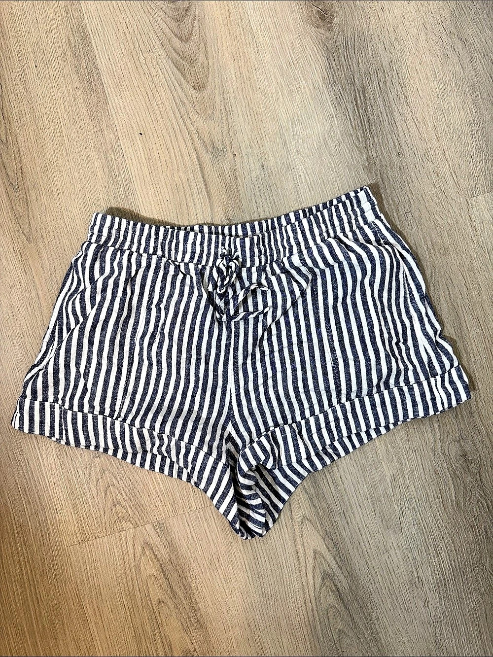 Universal Thread Striped High Waist Shorts in Blue & White
